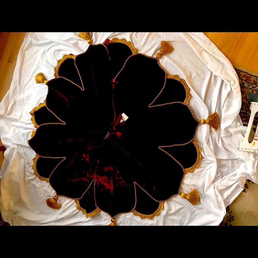TreeSkirt - Picture 2 of 2
